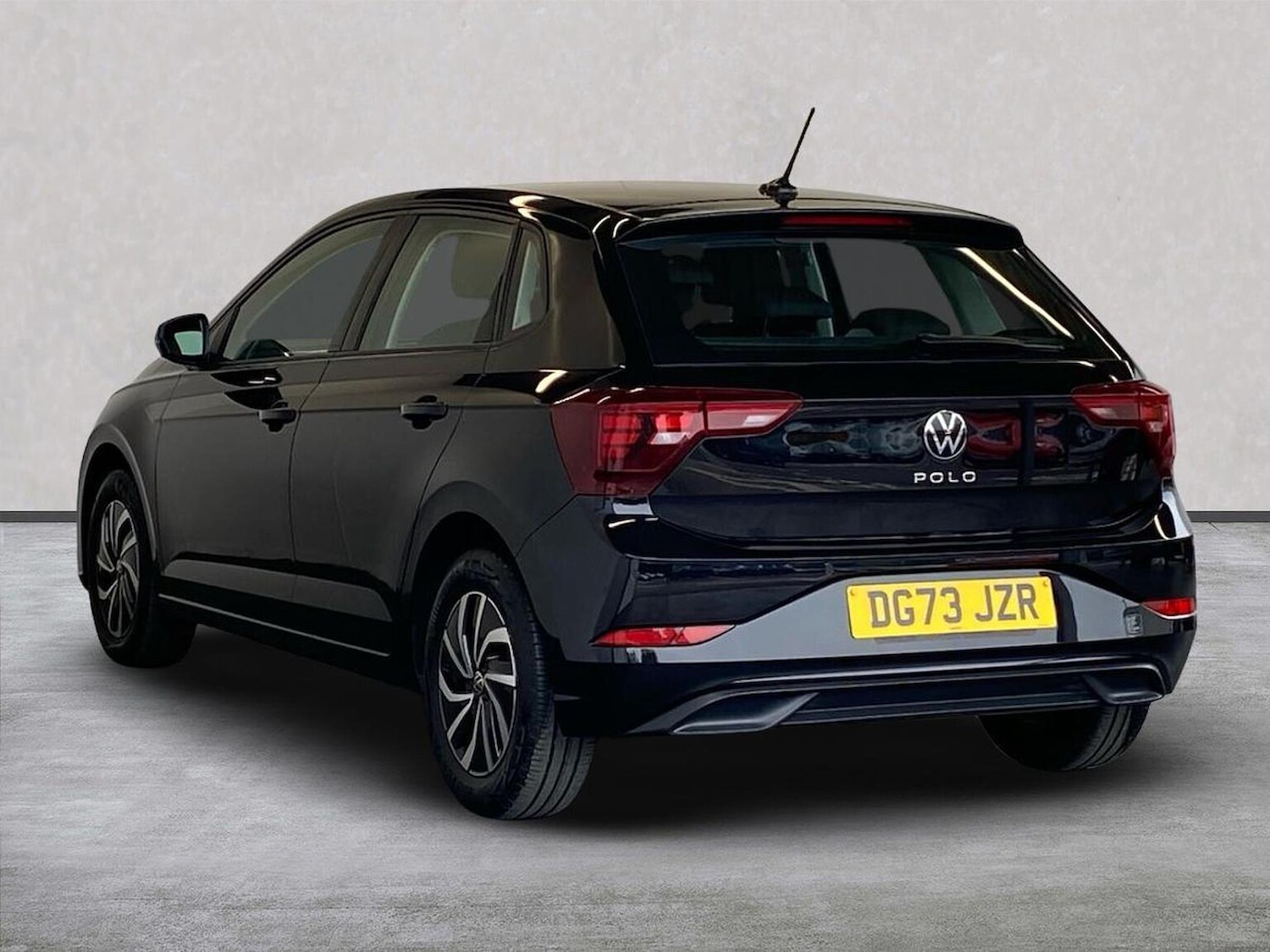Used Volkswagen Polo 2023 for sale - 76144303: Photo 2
