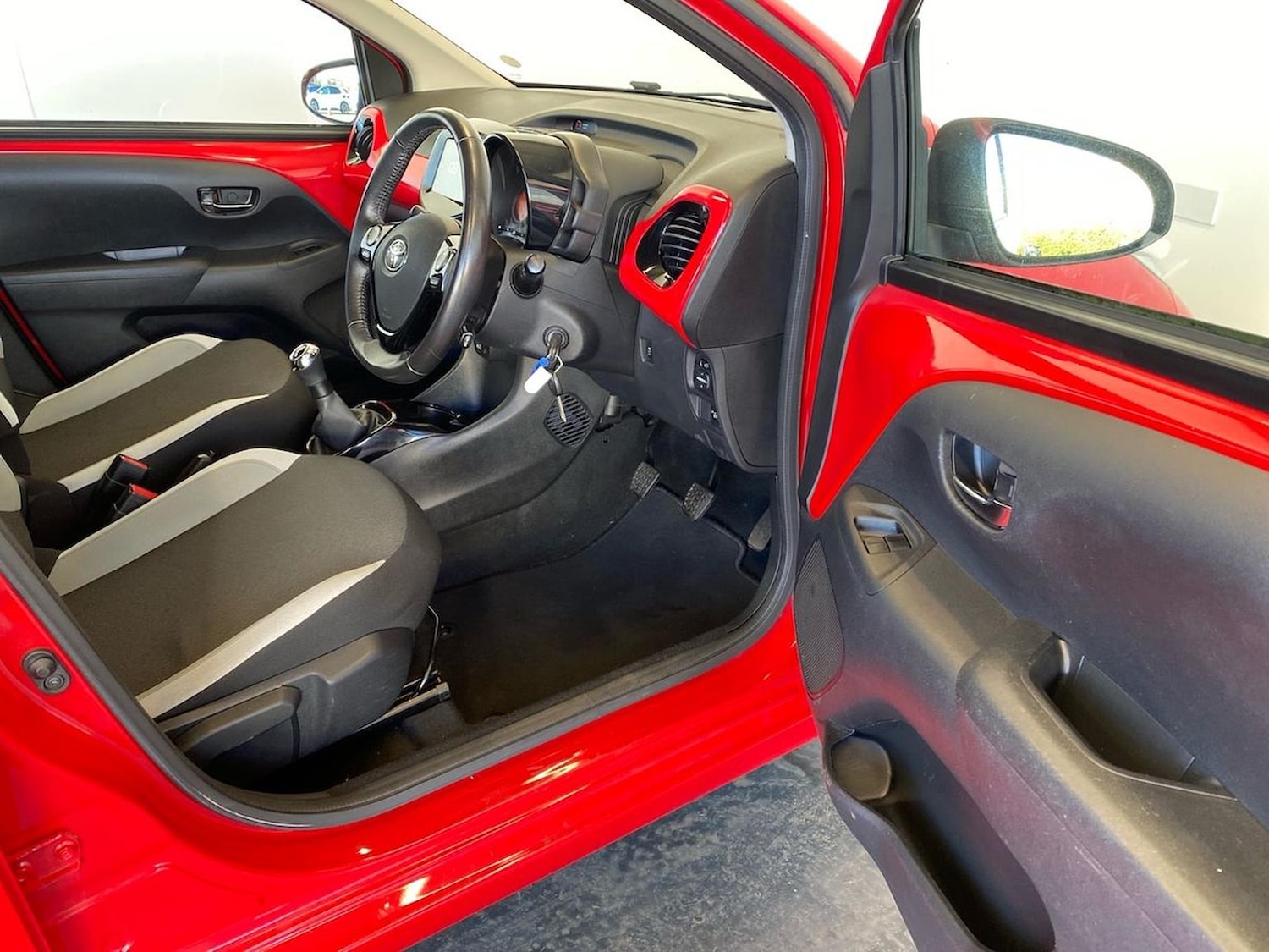 Used Toyota AYGO 2017 for sale - 78194775: Photo 21