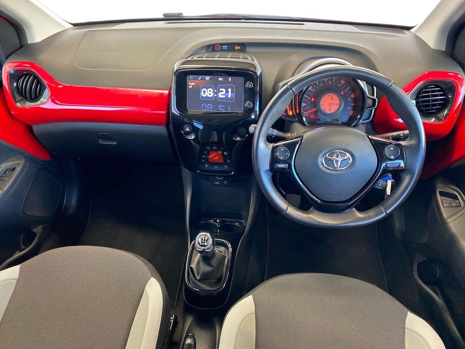 Used Toyota AYGO 2017 for sale - 78194775: Photo 9