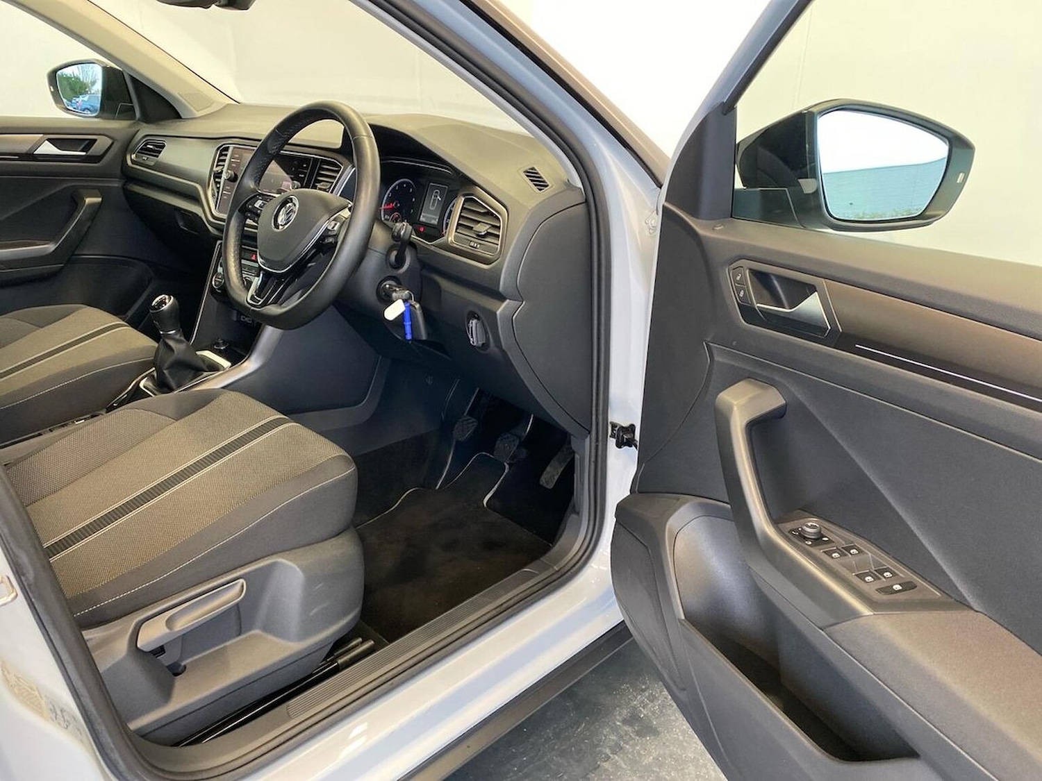 Used Volkswagen T-Roc 2018 for sale - 77077293: Photo 23