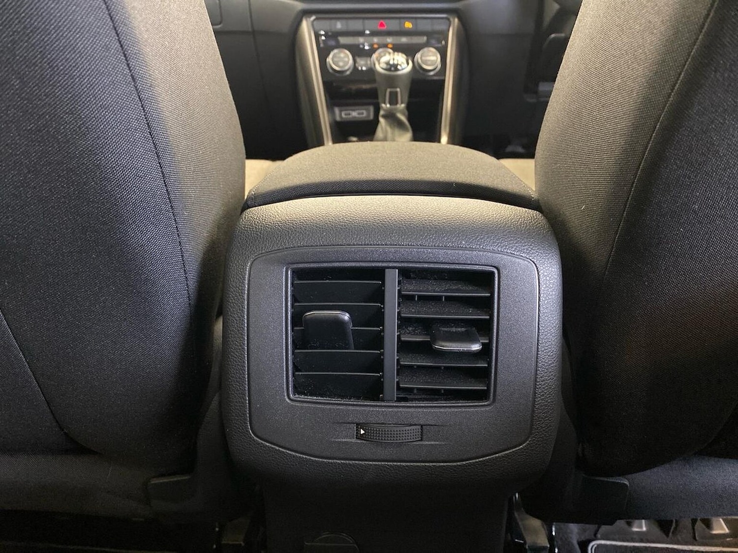 Used Volkswagen T-Roc 2018 for sale - 77077293: Photo 28