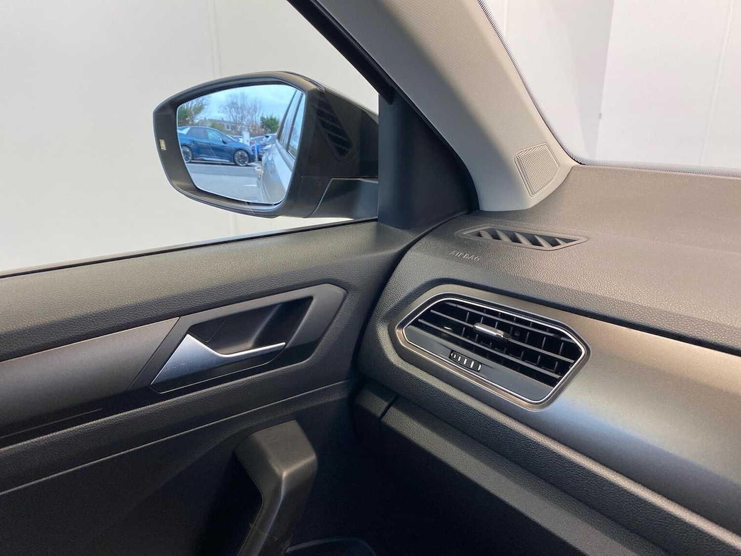 Used Volkswagen T-Roc 2018 for sale - 77077293: Photo 33