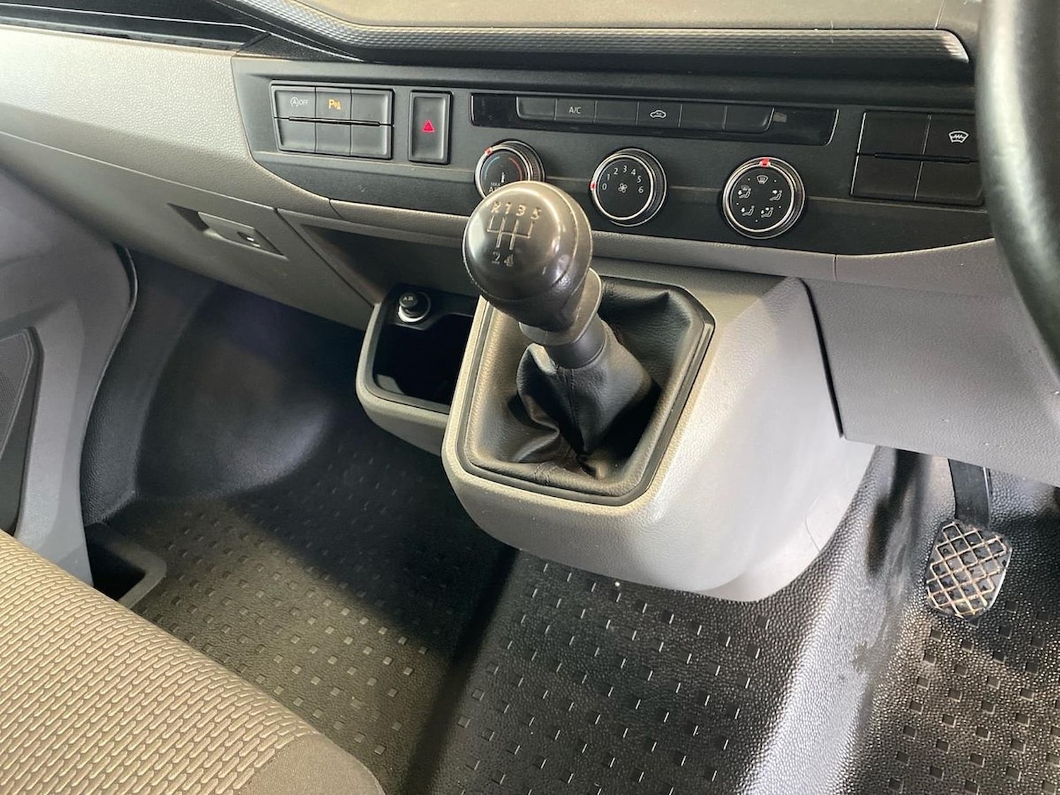 Used Volkswagen Transporter 2023 for sale - 78195305: Photo 13