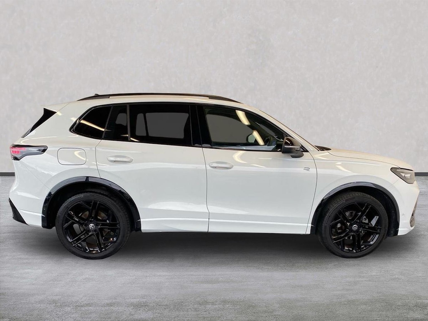 Used Volkswagen Tiguan 2024 for sale - 76412497: Photo 3