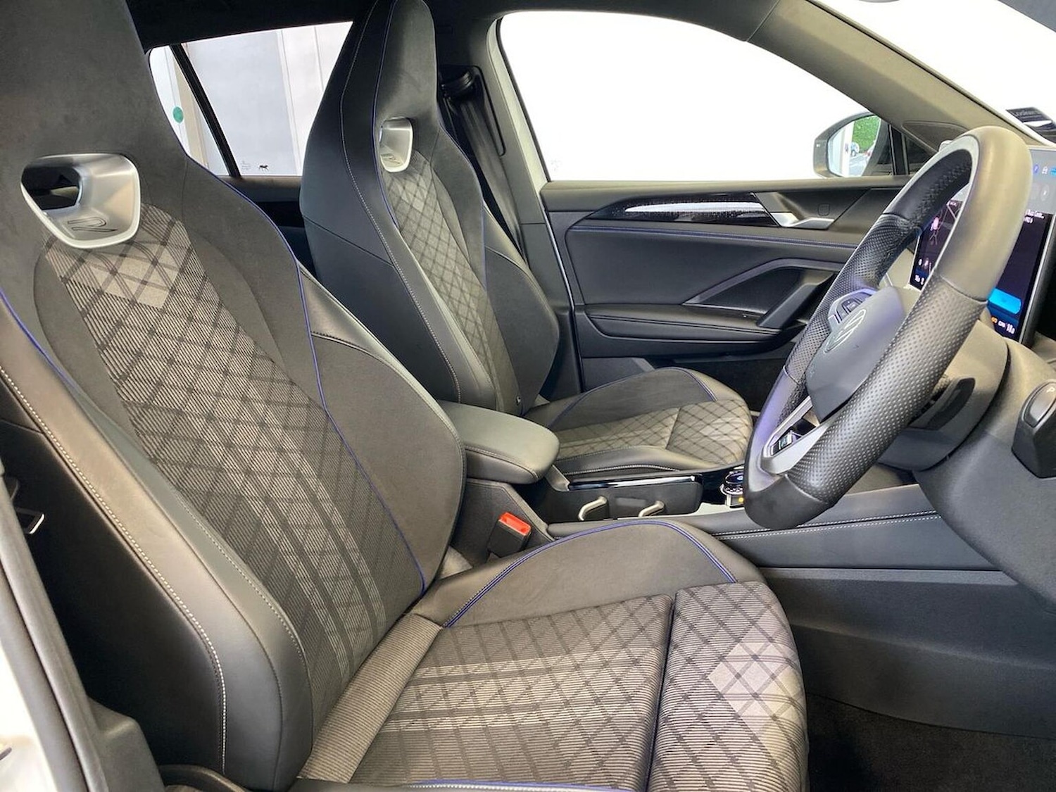 Used Volkswagen Tiguan 2024 for sale - 76412497: Photo 32