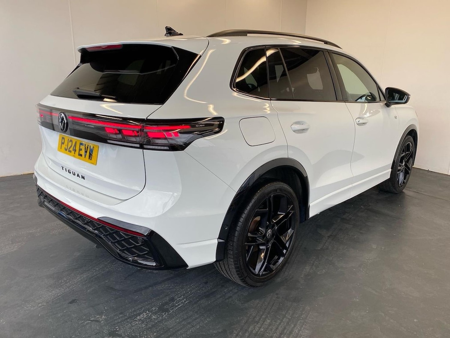 Used Volkswagen Tiguan 2024 for sale - 76412497: Photo 36