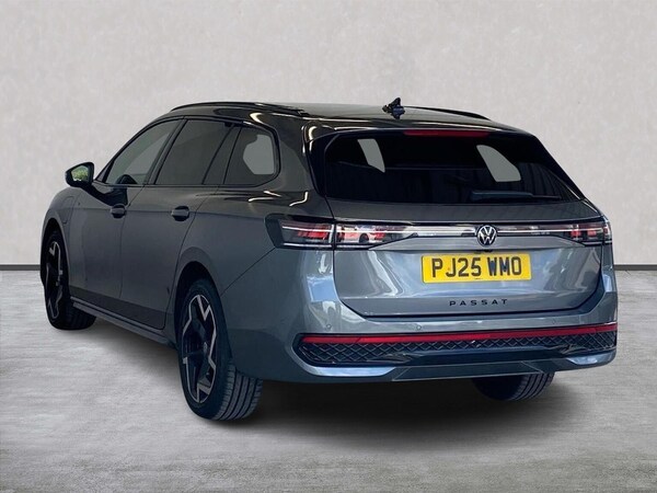 Used Volkswagen Passat 2025 for sale - 75514712: Photo 2