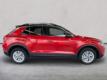 Used Volkswagen T-Roc 2023 for sale - 79430333: Photo