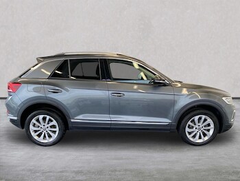 Used Volkswagen T-Roc 2022 for sale - 76436537: Photo