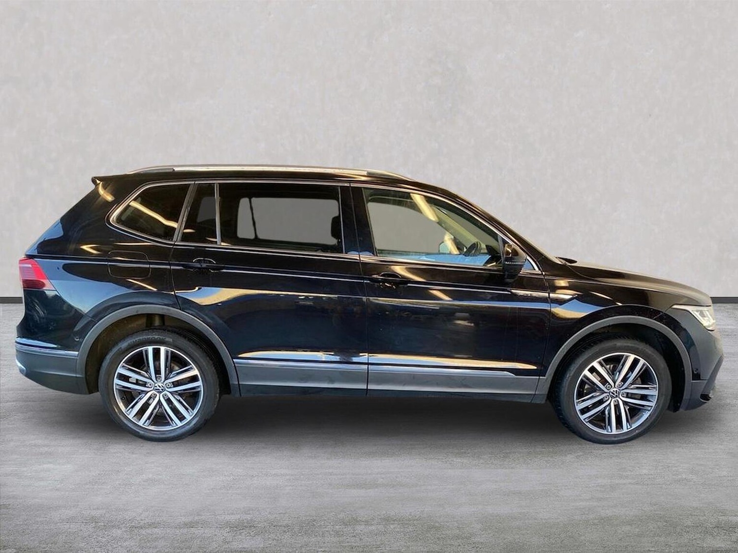Used Volkswagen Tiguan Allspace 2022 for sale - 76532494: Photo 3