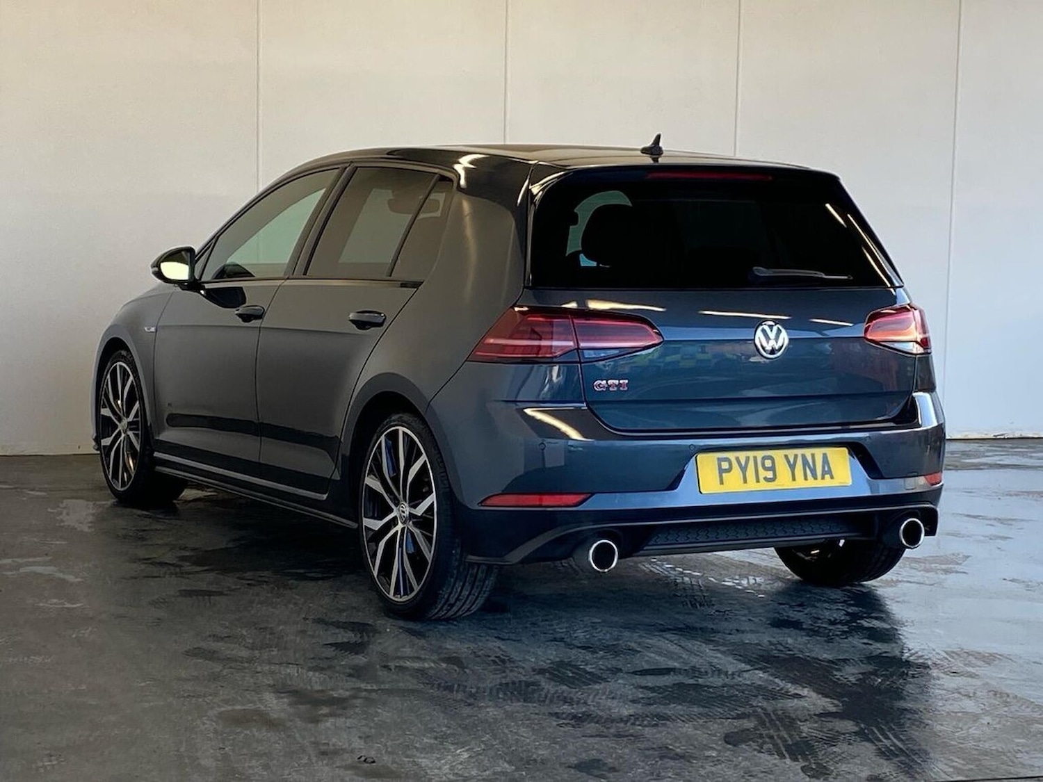 Used Volkswagen Golf 2019 for sale - 78064490: Photo 2