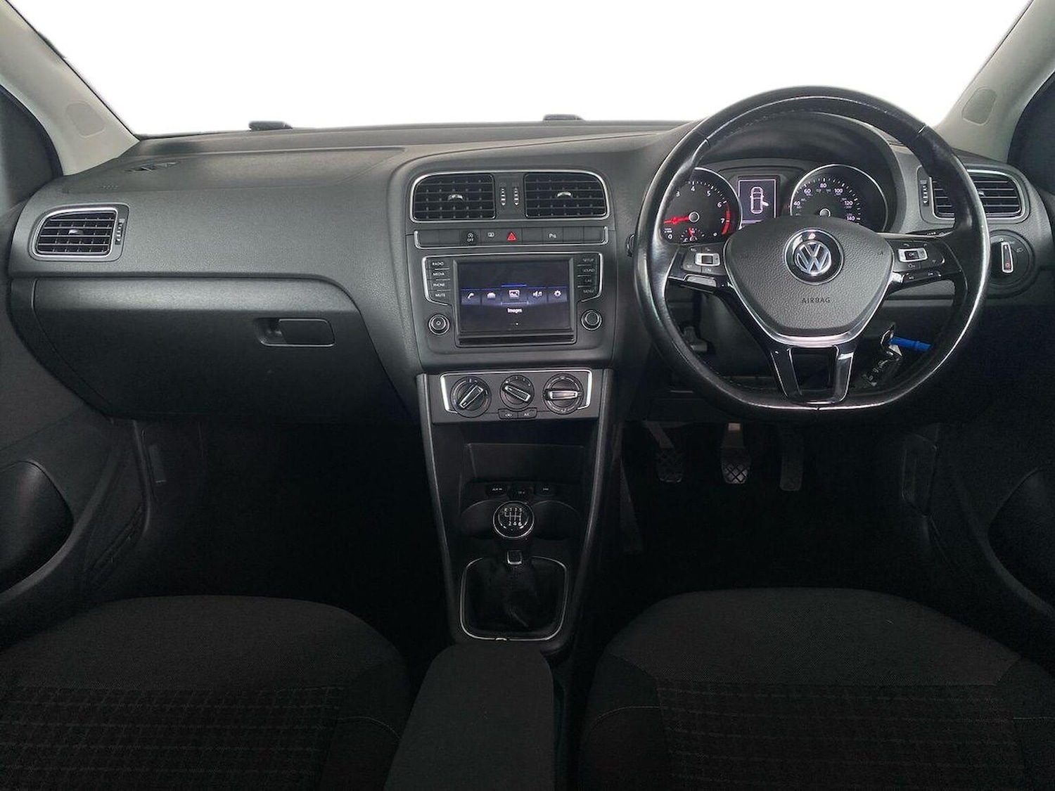 Used Volkswagen Polo 2017 for sale - 76974583: Photo 8