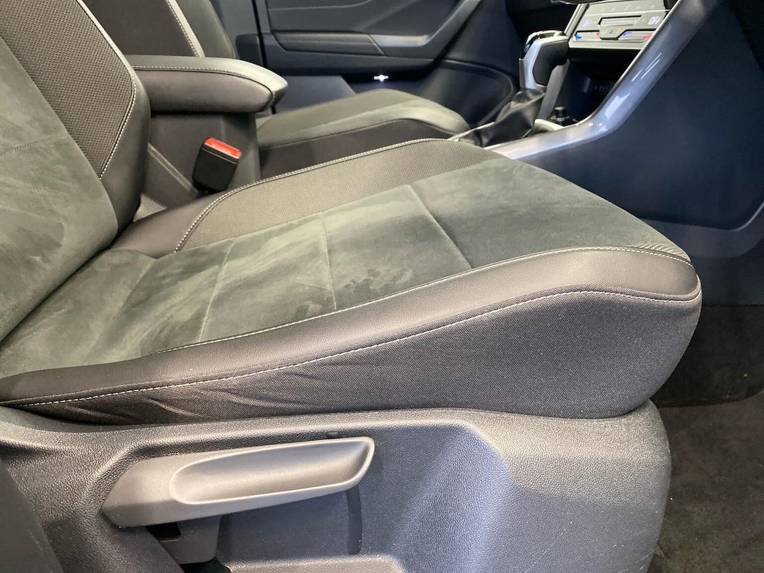 Used Volkswagen T-Roc 2022 for sale - 77721407: Photo 30