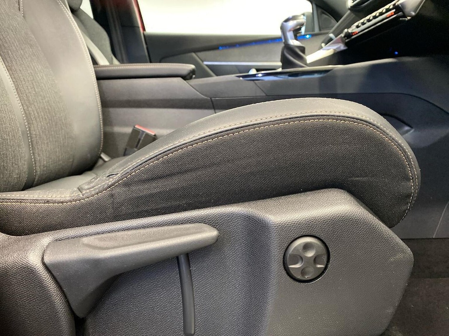 Used Peugeot 3008 2019 for sale - 77707442: Photo 30