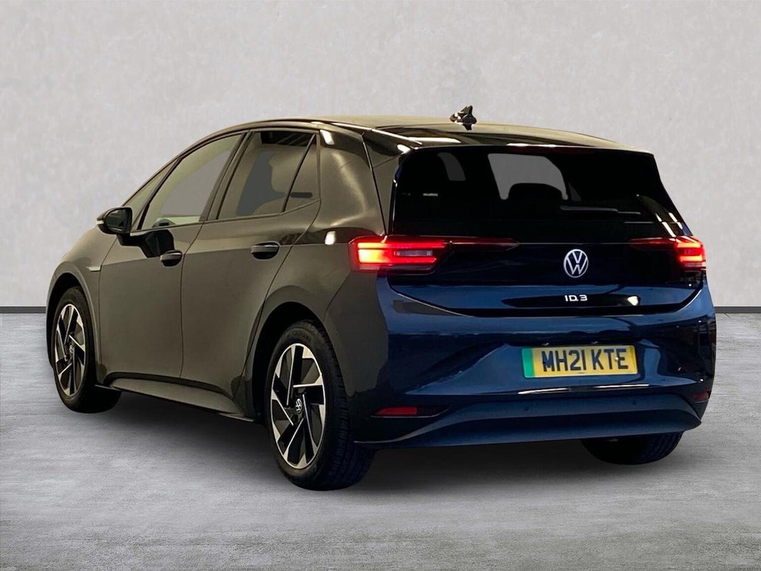 Used Volkswagen ID.3 2021 for sale - 77077291: Photo 2