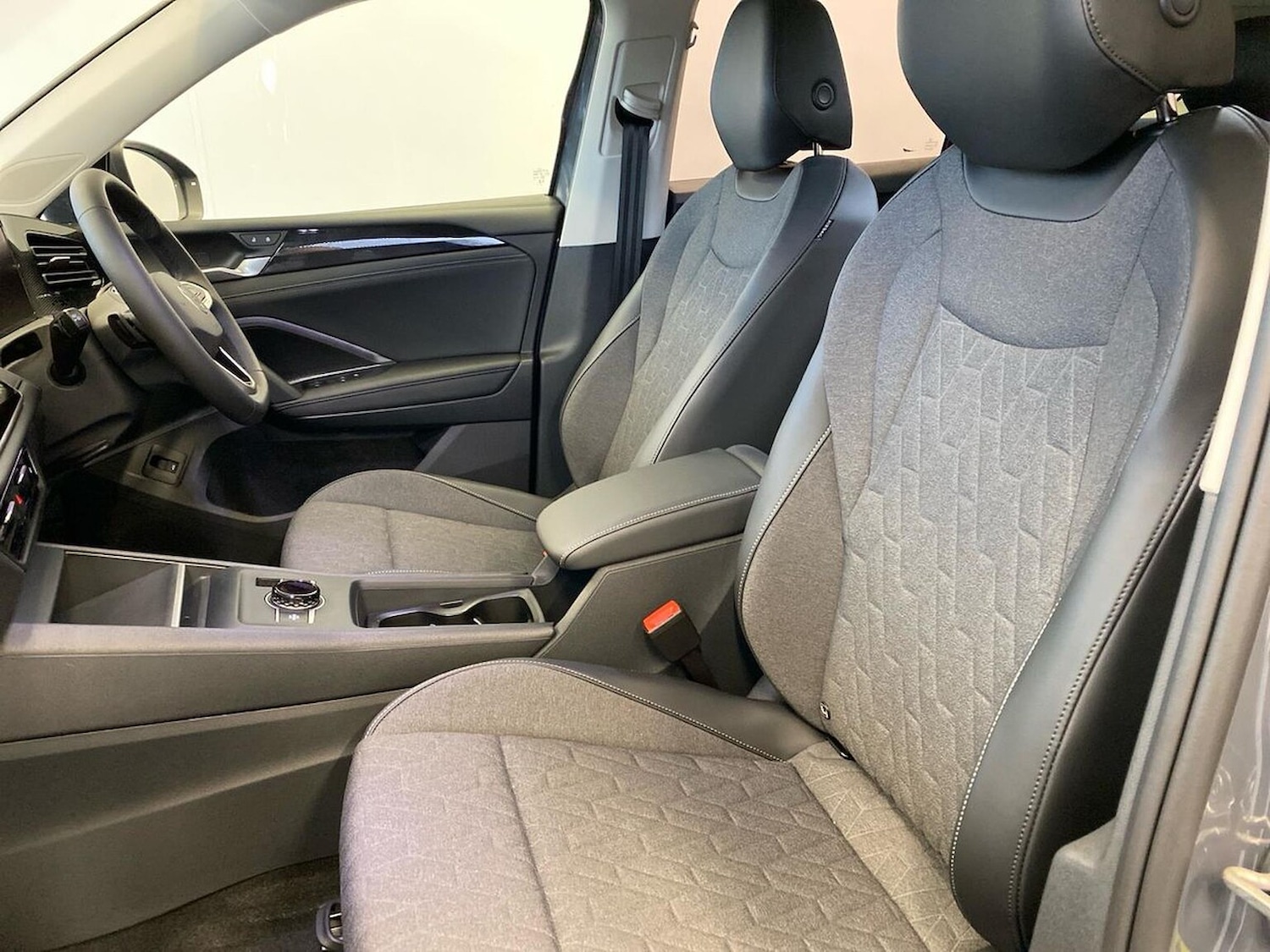 Used Volkswagen Tiguan 2026 for sale - 77980041: Photo 40