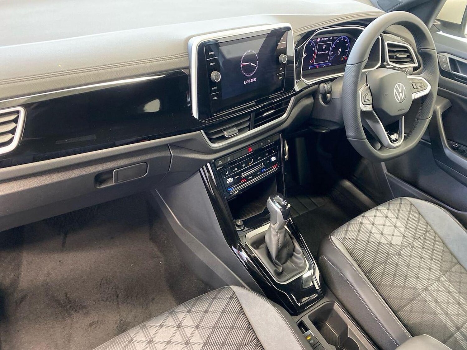 Used Volkswagen T-Roc 2025 for sale - 76316692: Photo 7