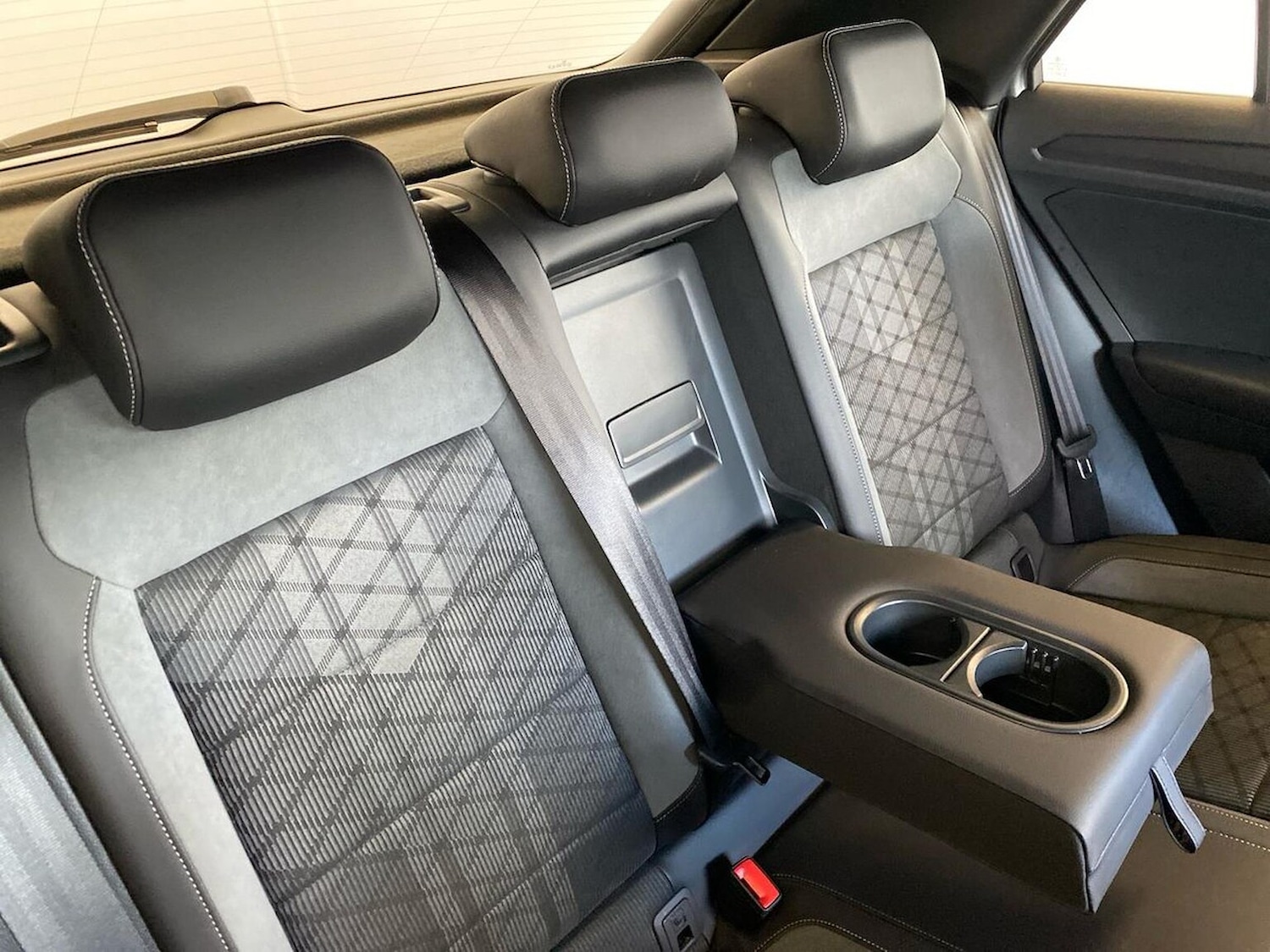 Used Volkswagen T-Roc 2022 for sale - 76396885: Photo 16