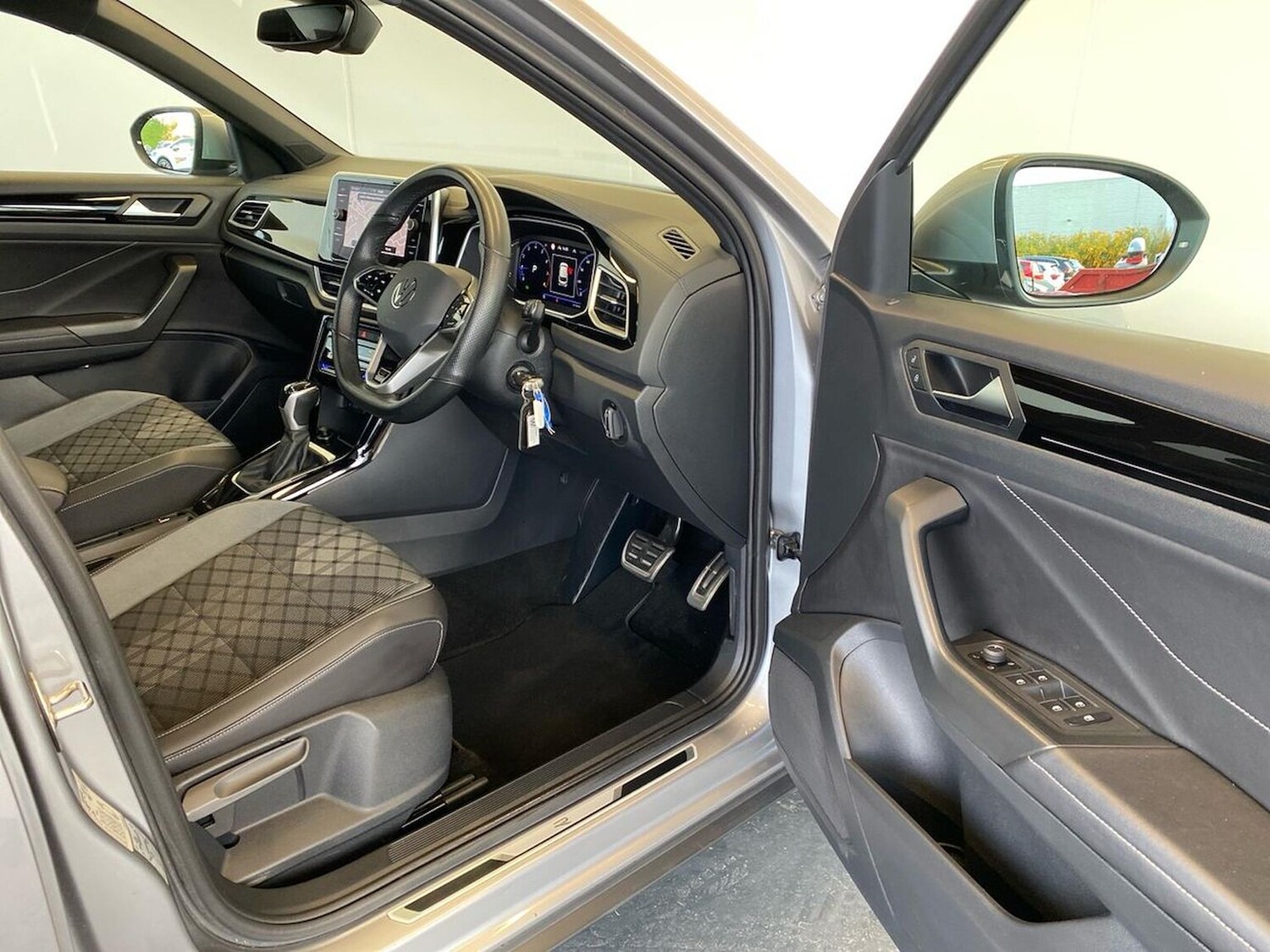 Used Volkswagen T-Roc 2022 for sale - 76396885: Photo 21