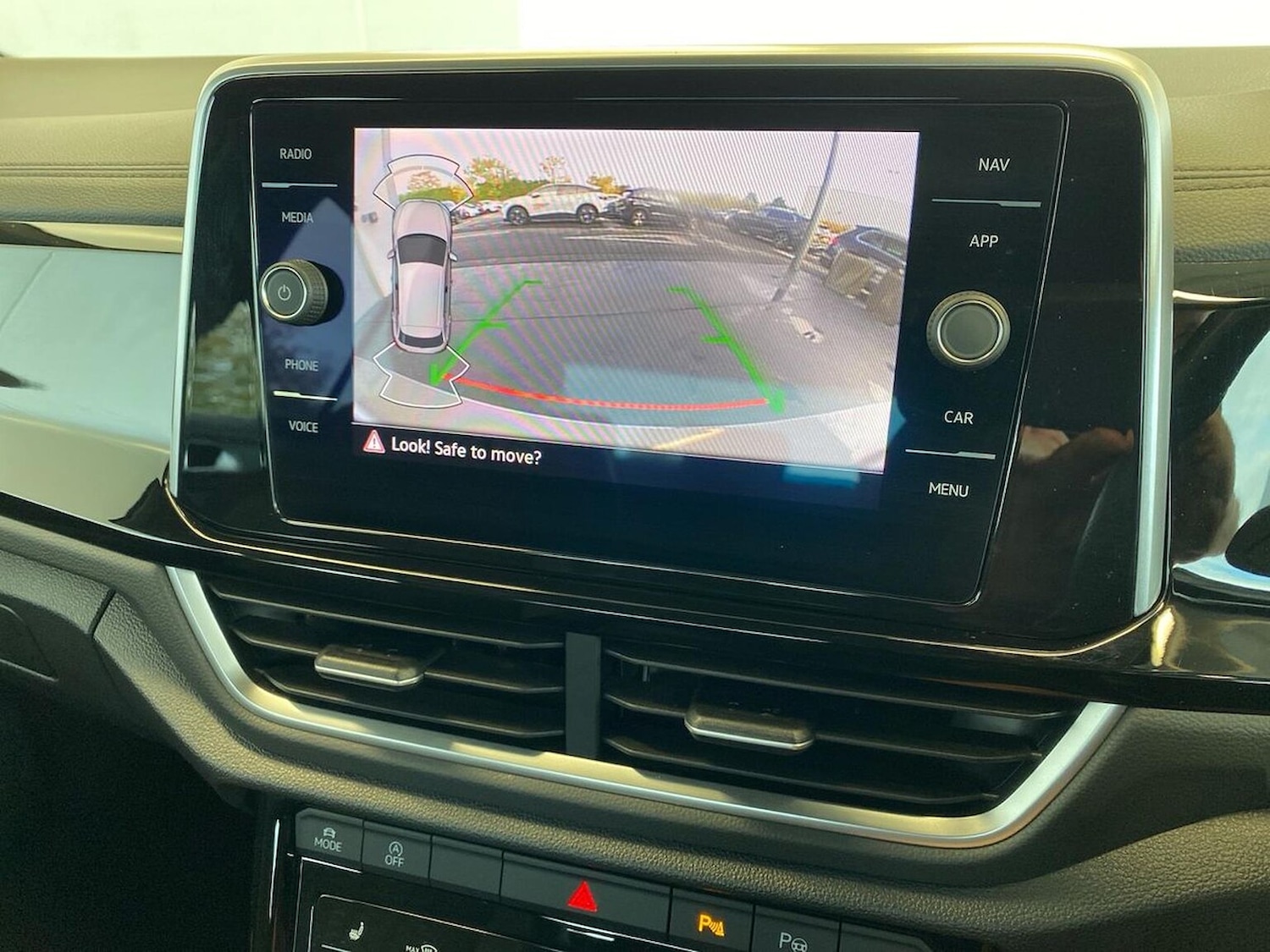 Used Volkswagen T-Roc 2022 for sale - 76396885: Photo 23