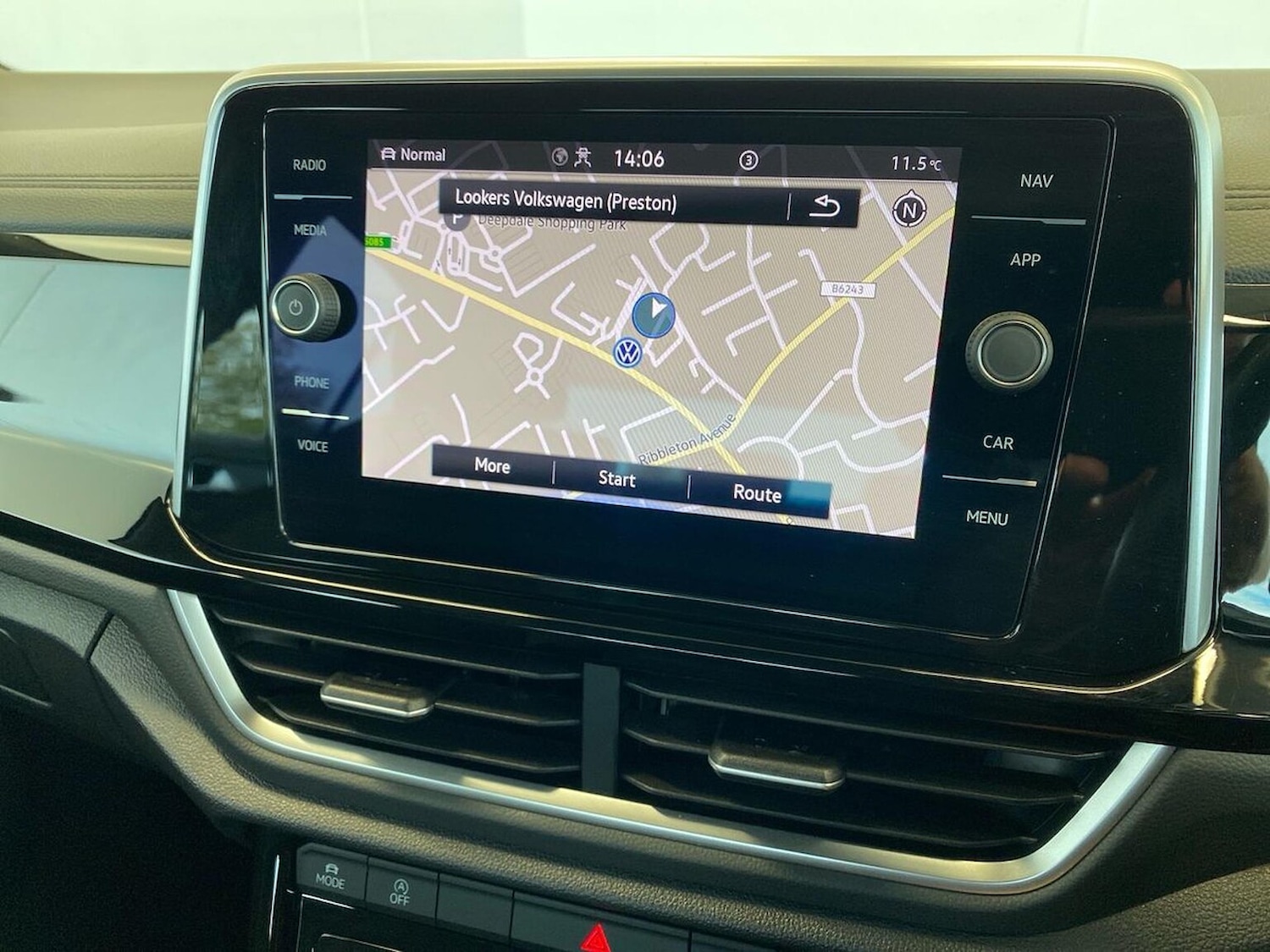 Used Volkswagen T-Roc 2022 for sale - 76396885: Photo 24