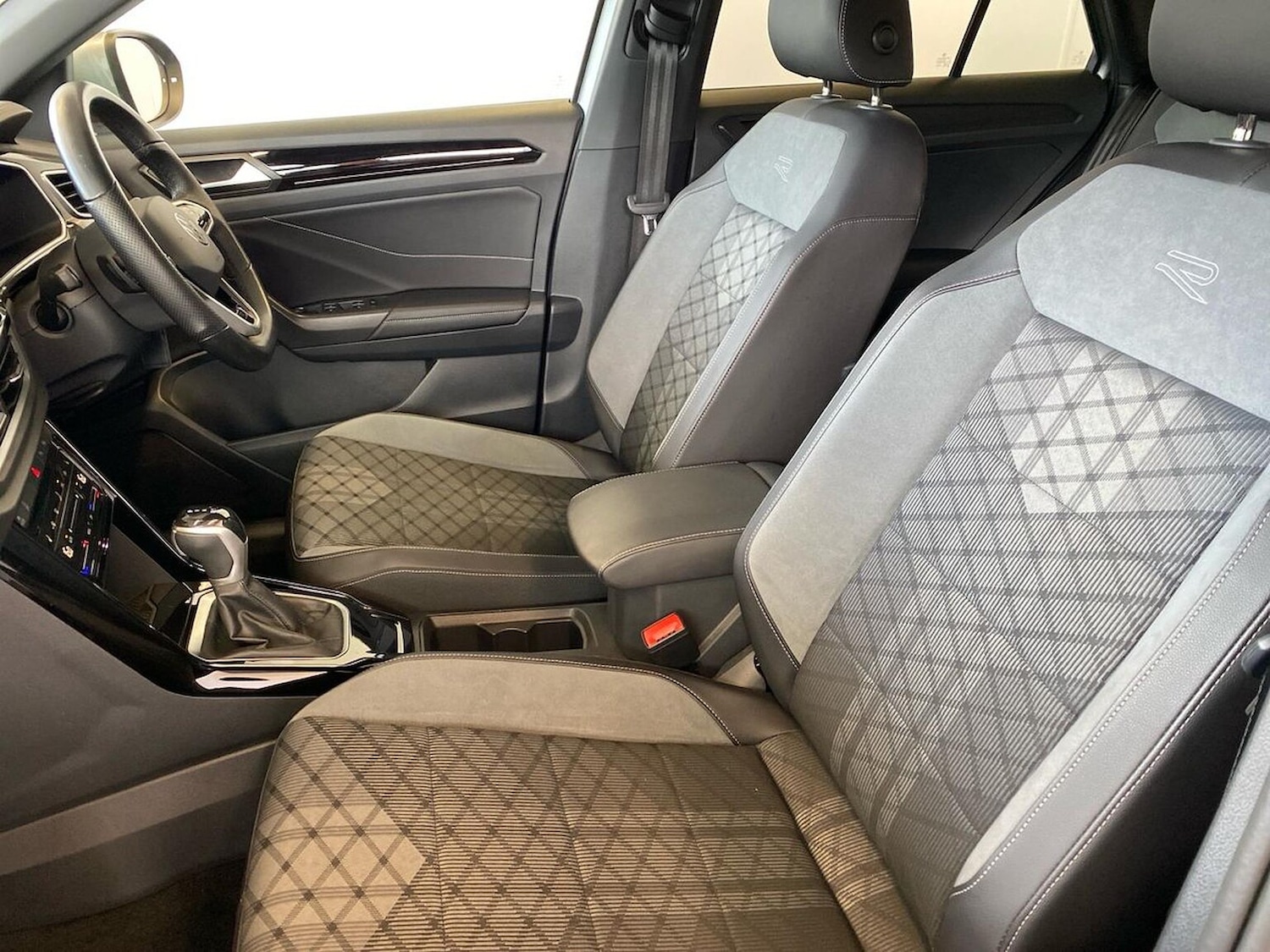 Used Volkswagen T-Roc 2022 for sale - 76396885: Photo 40