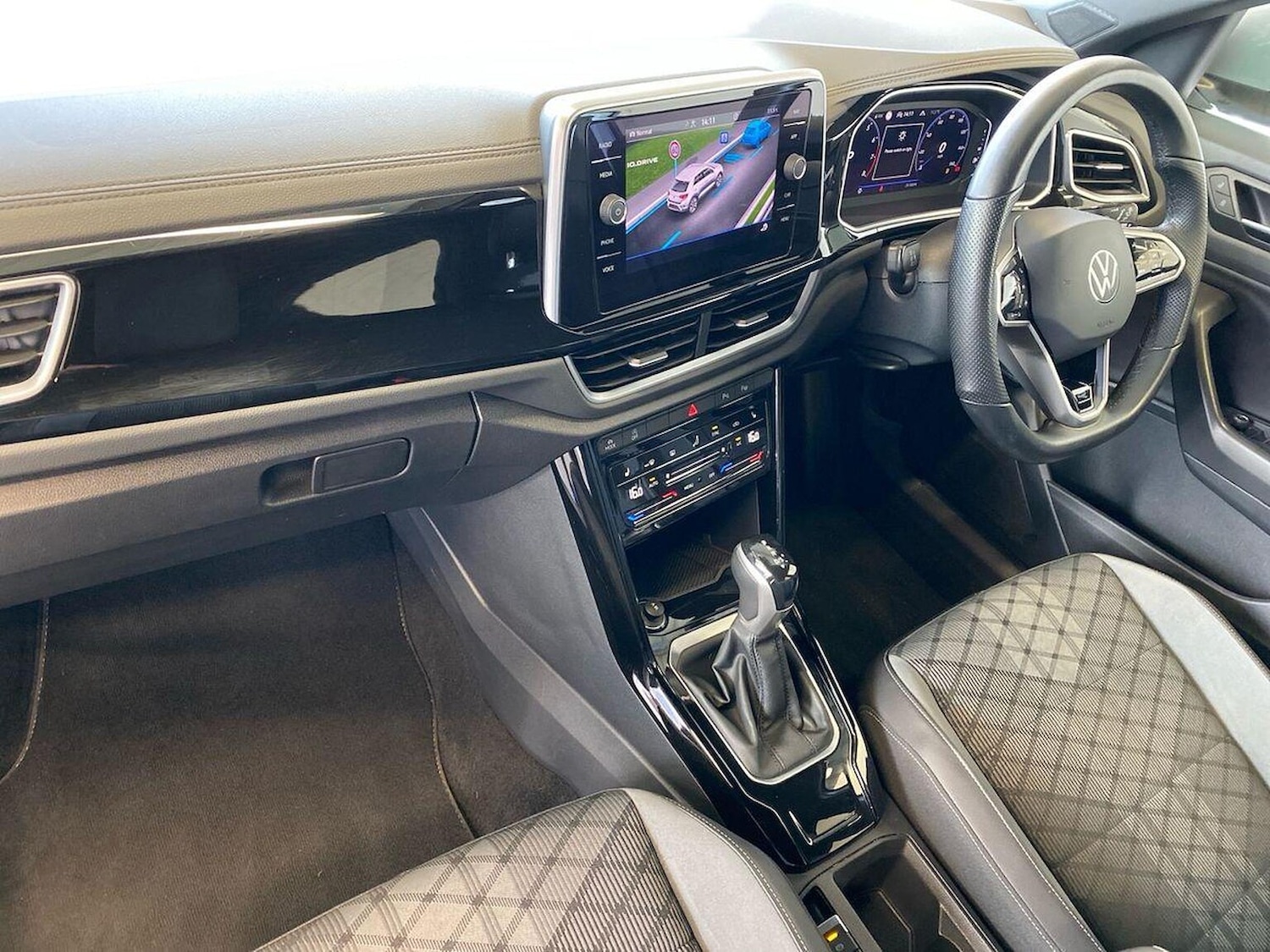 Used Volkswagen T-Roc 2022 for sale - 76396885: Photo 7