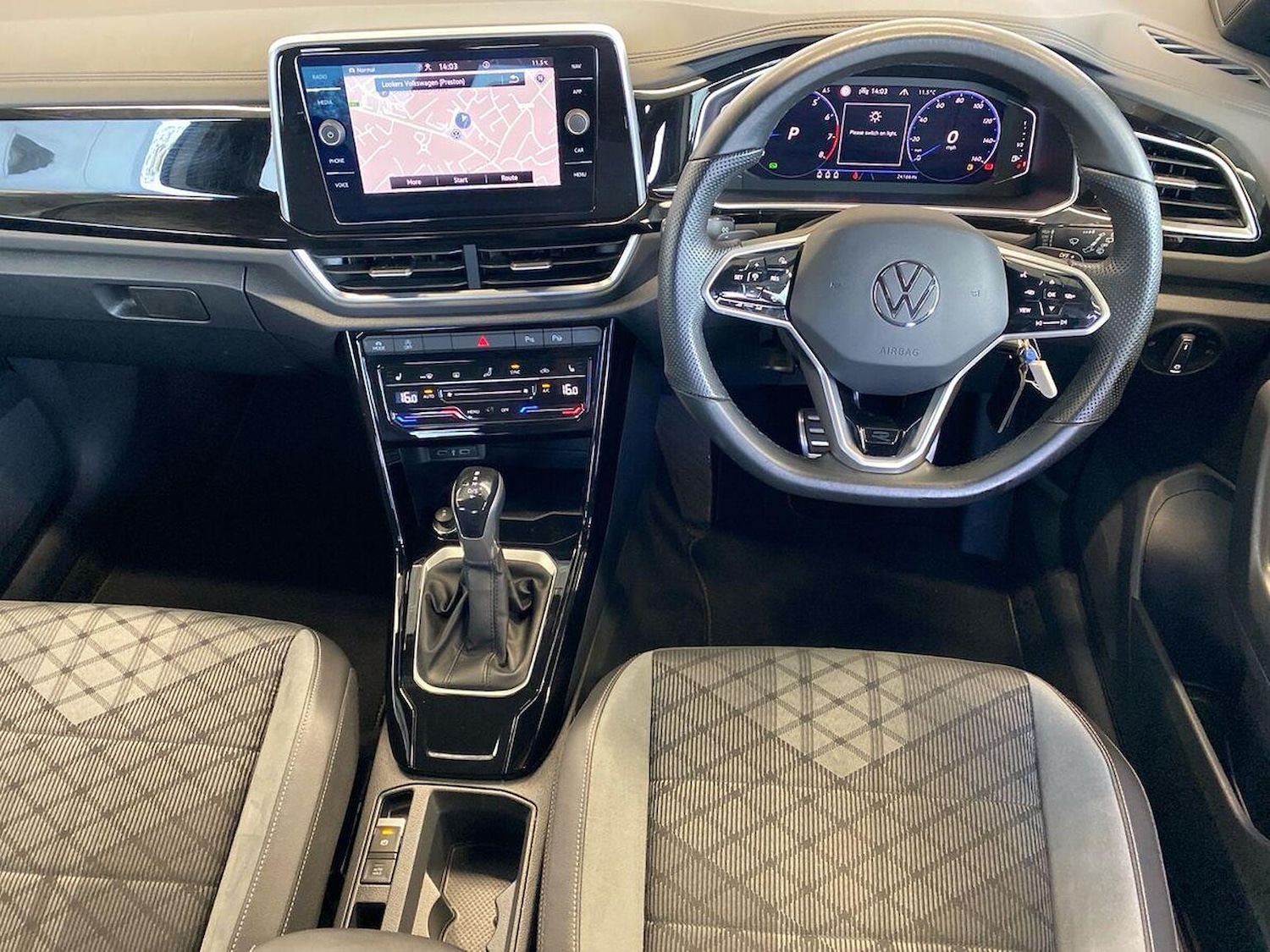 Used Volkswagen T-Roc 2022 for sale - 76396885: Photo 9