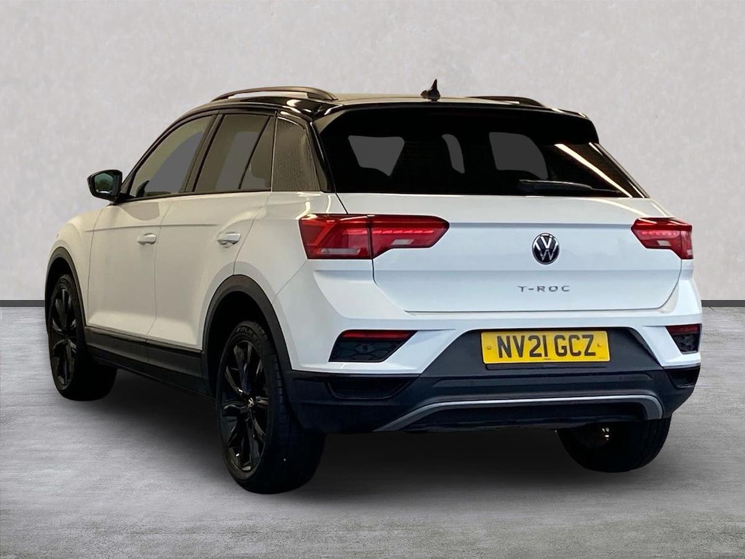 Used Volkswagen T-Roc 2021 for sale - 76324691: Photo 2