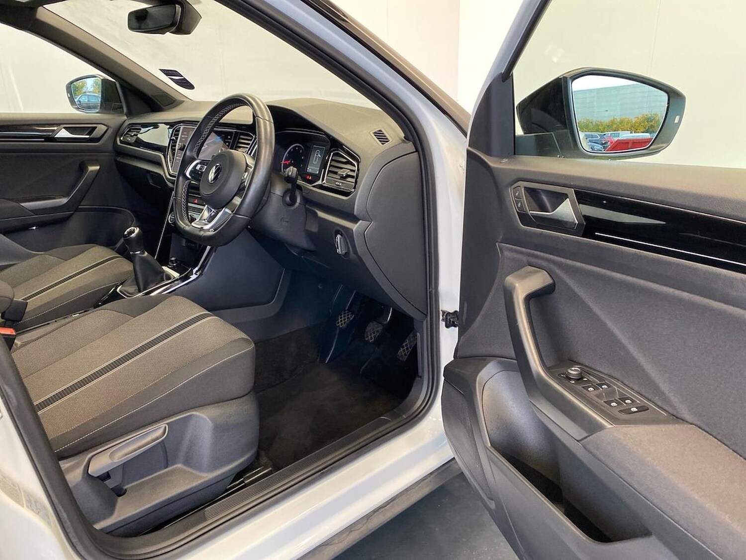 Used Volkswagen T-Roc 2021 for sale - 76324691: Photo 21