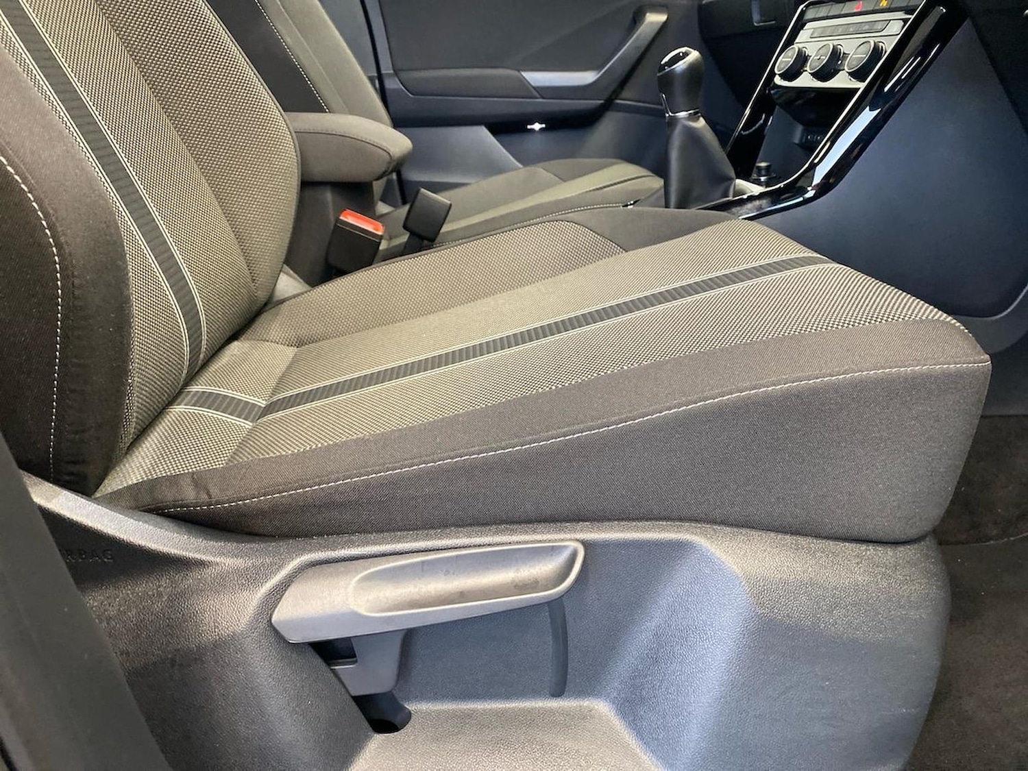 Used Volkswagen T-Roc 2021 for sale - 76324691: Photo 30