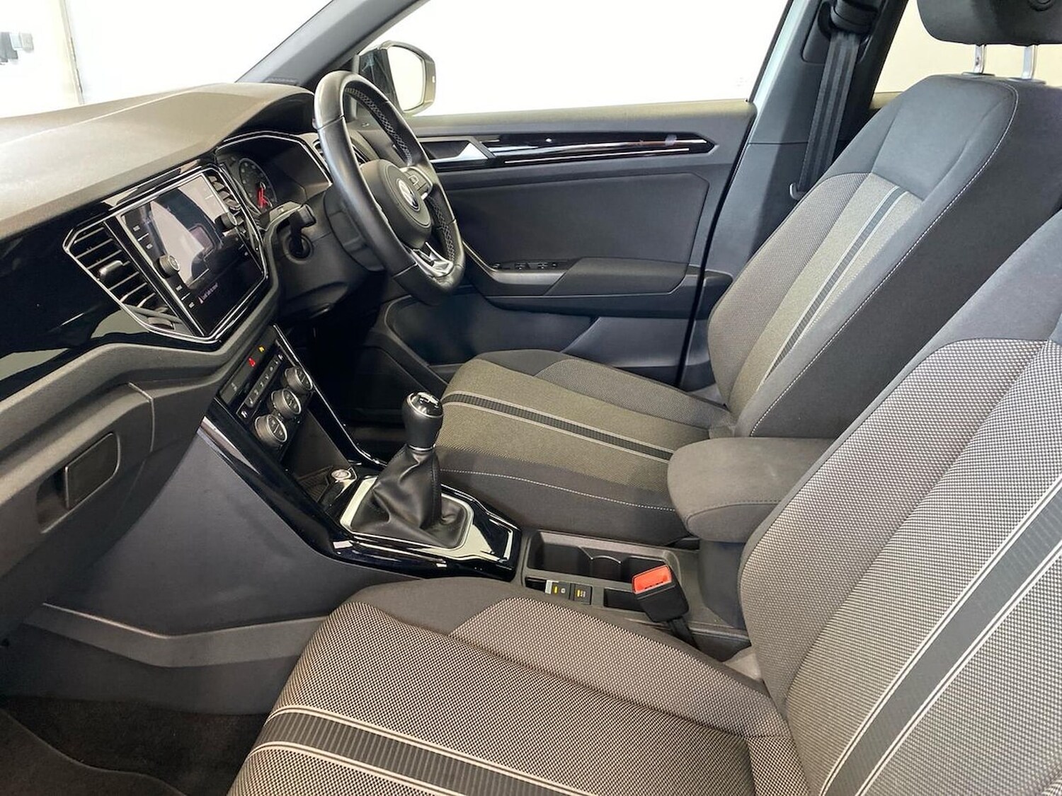 Used Volkswagen T-Roc 2021 for sale - 76324691: Photo 39