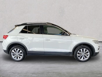 Used Volkswagen T-Roc 2019 for sale - 79327237: Photo