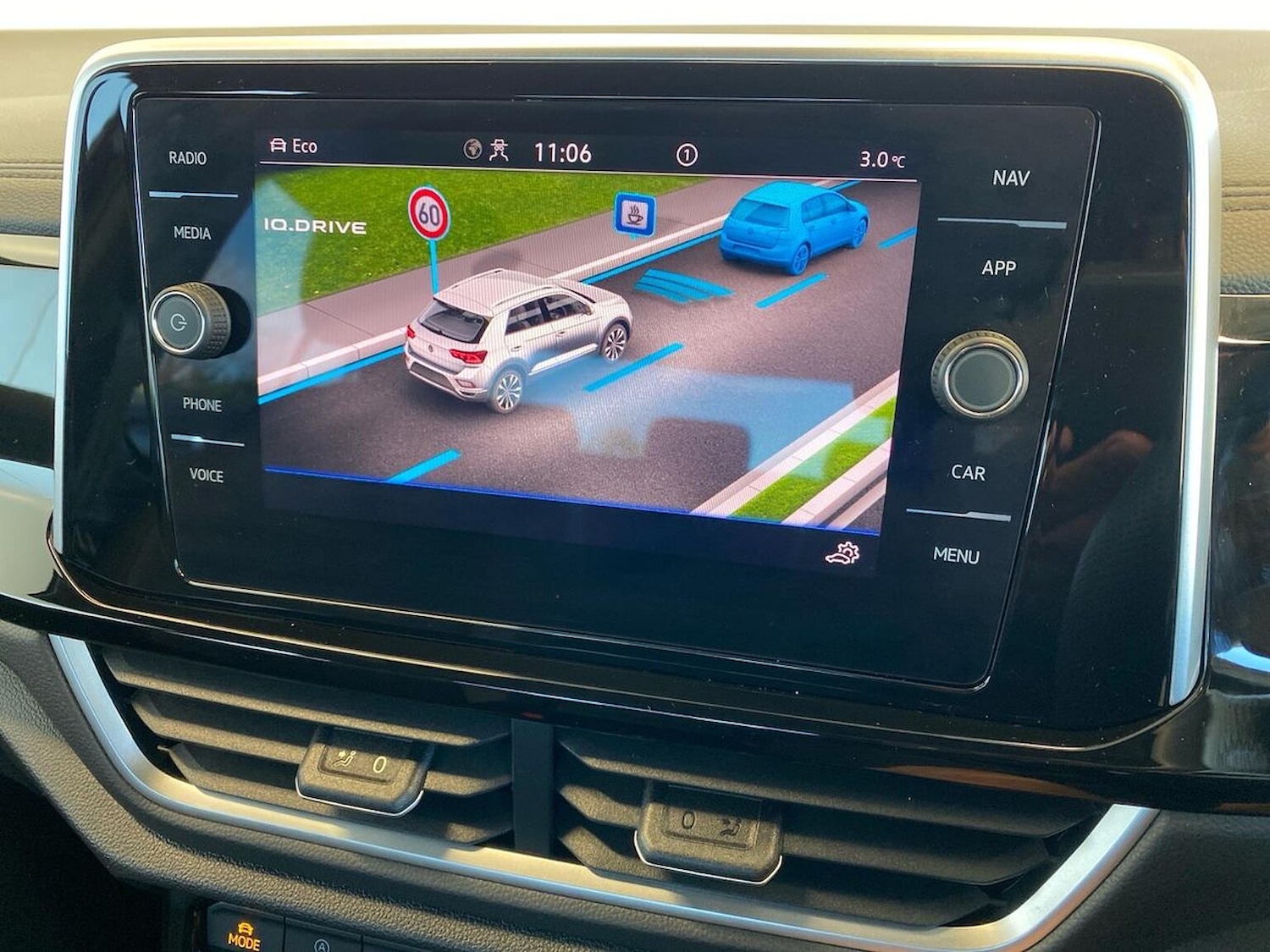 Used Volkswagen T-Roc 2025 for sale - 76682554: Photo 11