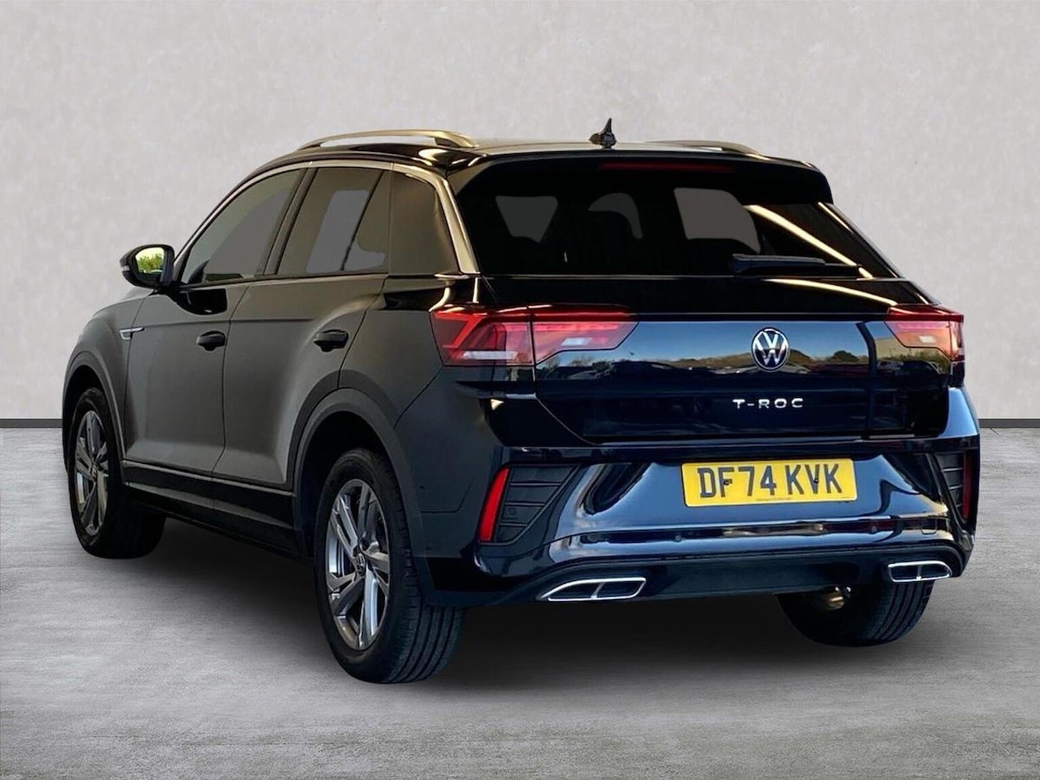 Used Volkswagen T-Roc 2025 for sale - 76682554: Photo 2