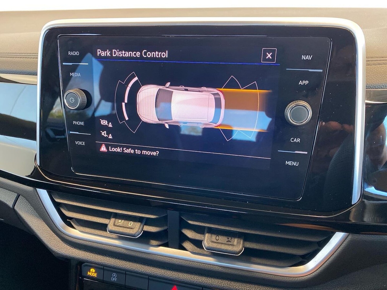 Used Volkswagen T-Roc 2025 for sale - 76682554: Photo 23