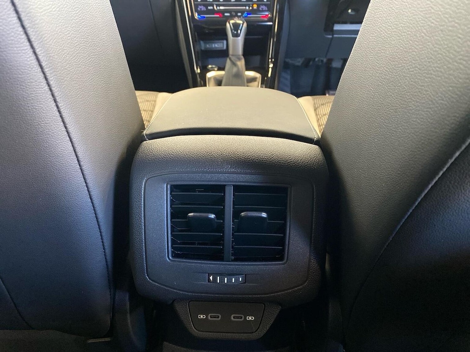 Used Volkswagen T-Roc 2025 for sale - 76682554: Photo 26