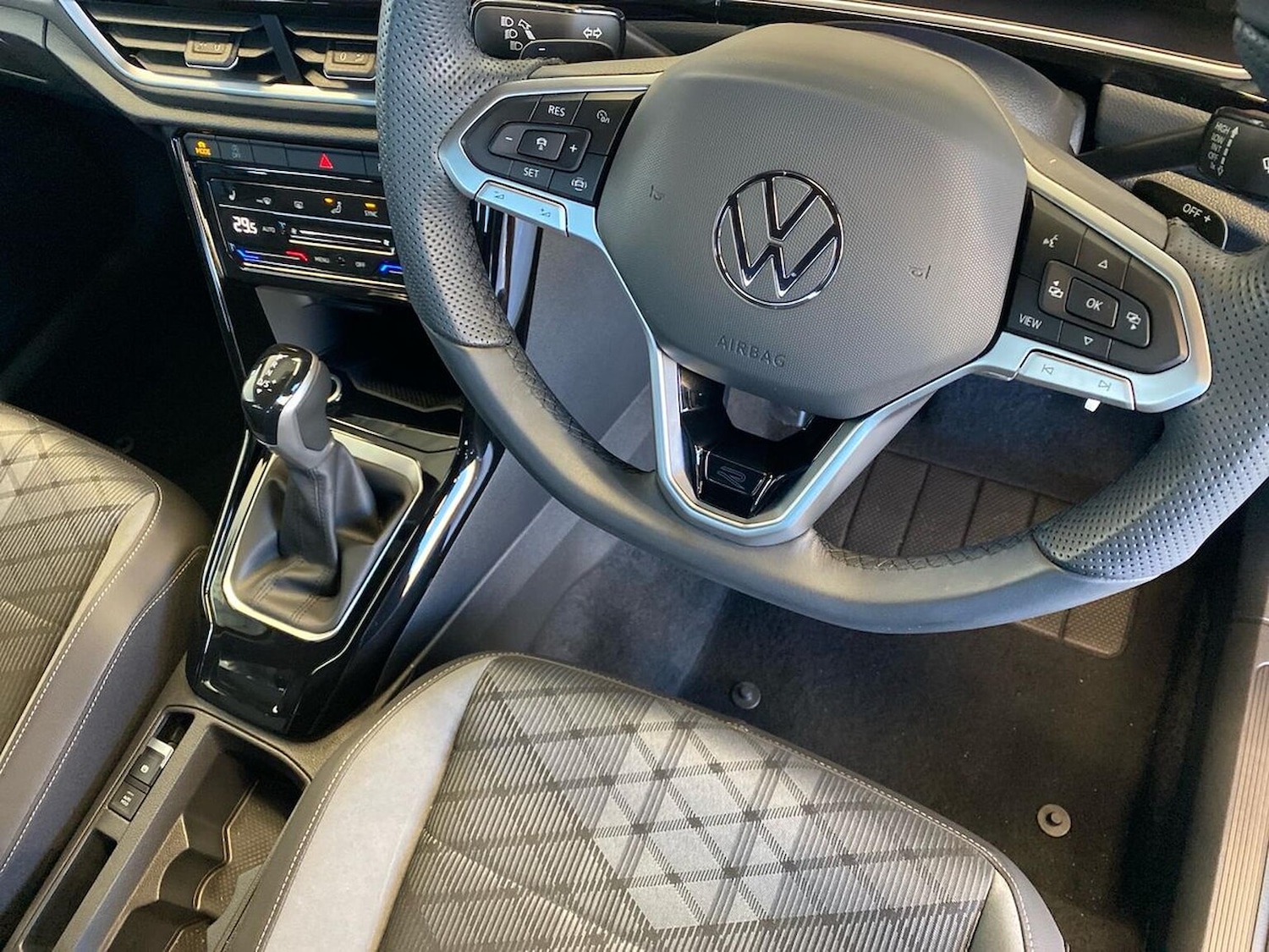 Used Volkswagen T-Roc 2025 for sale - 76682554: Photo 27