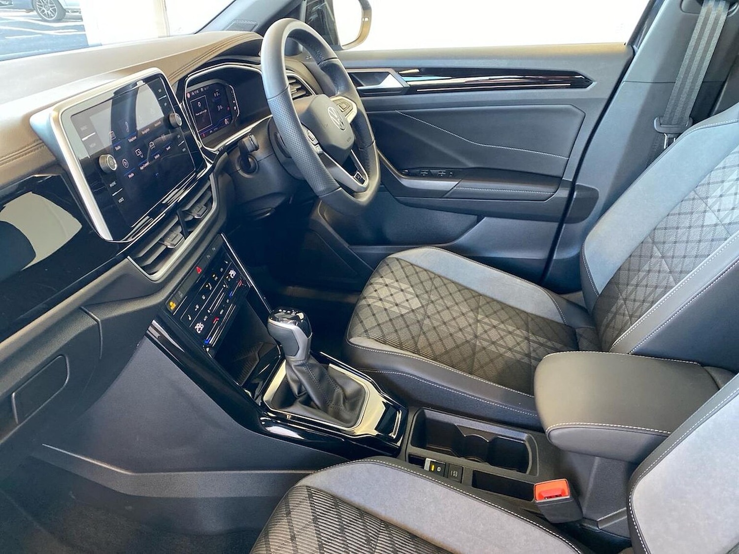 Used Volkswagen T-Roc 2025 for sale - 76682554: Photo 40