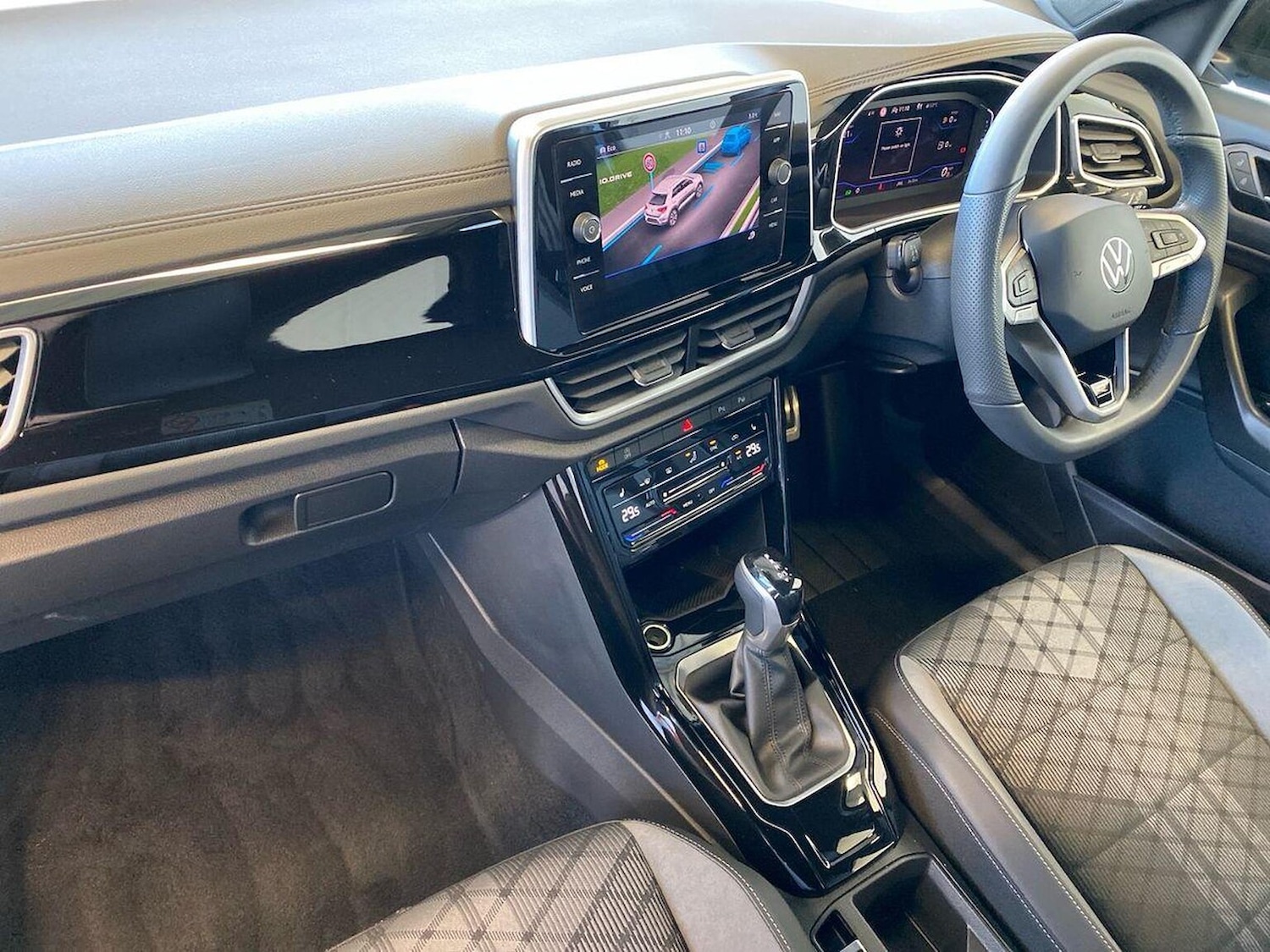 Used Volkswagen T-Roc 2025 for sale - 76682554: Photo 7