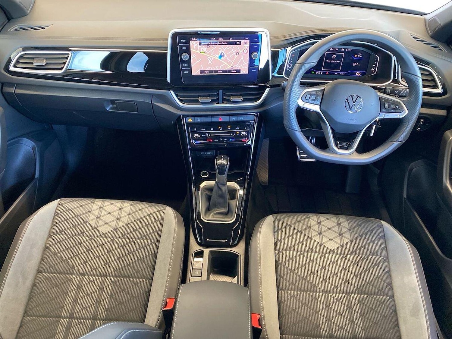 Used Volkswagen T-Roc 2025 for sale - 76682554: Photo 8