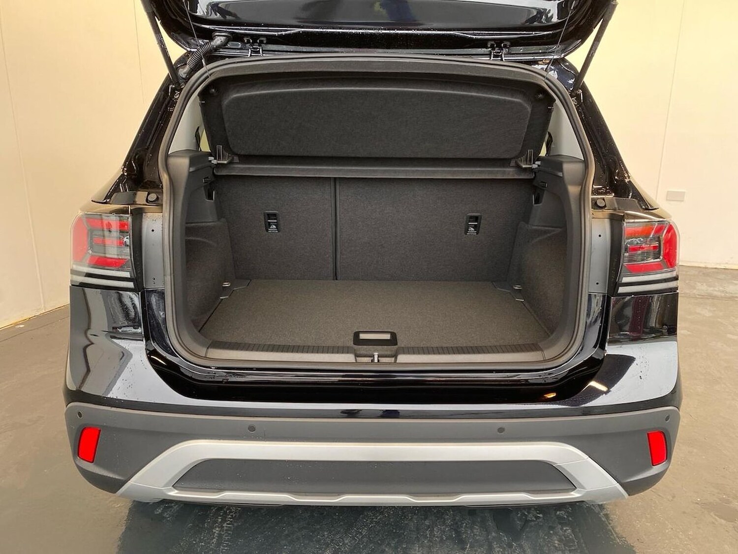 Used Volkswagen T-Cross 2025 for sale - 76316684: Photo 17
