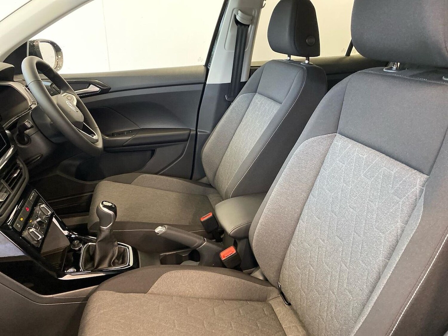 Used Volkswagen T-Cross 2025 for sale - 76316684: Photo 40