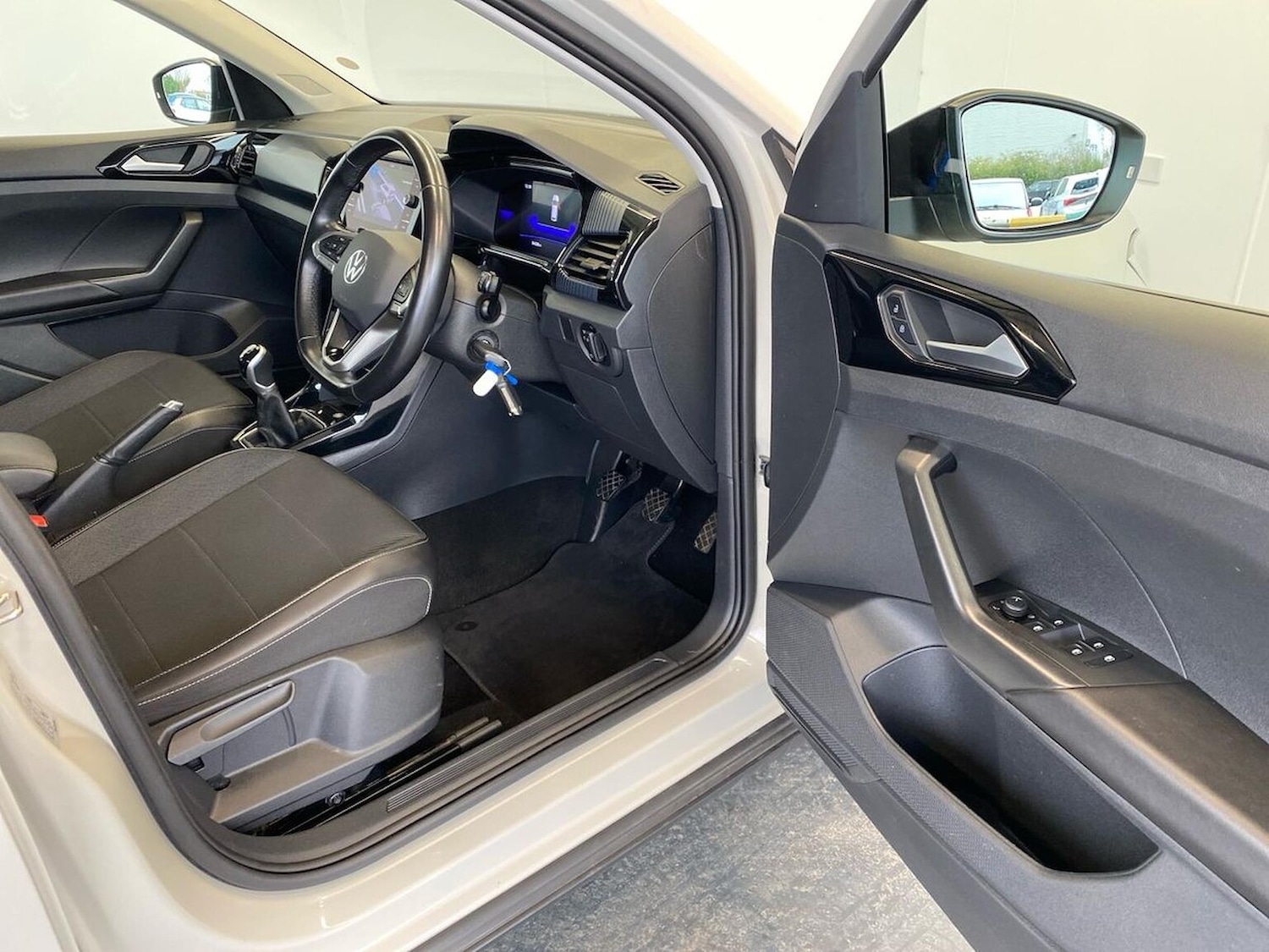 Used Volkswagen T-Cross 2023 for sale - 78131823: Photo 21