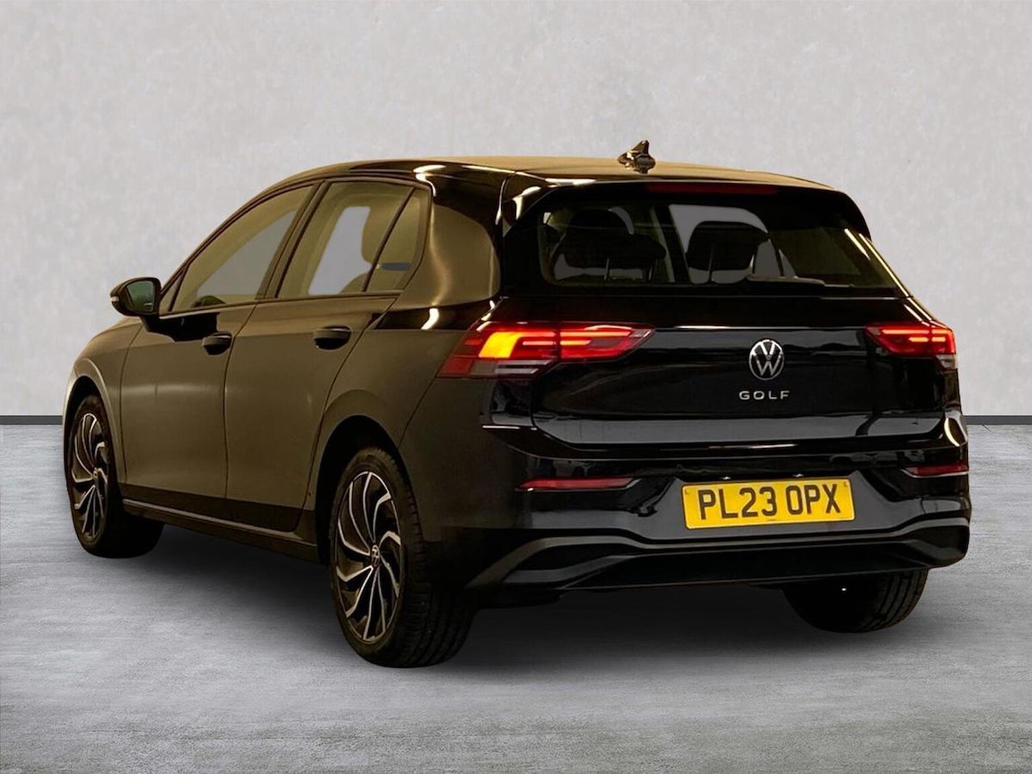 Used Volkswagen Golf 2023 for sale - 77078017: Photo 2