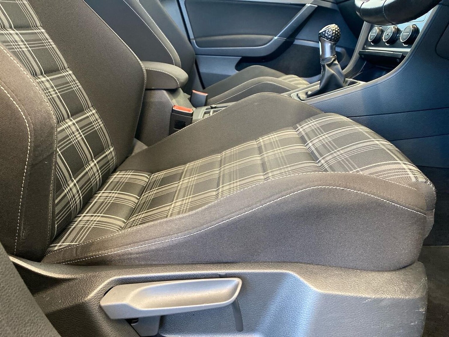 Used Volkswagen Golf 2016 for sale - 76643546: Photo 30