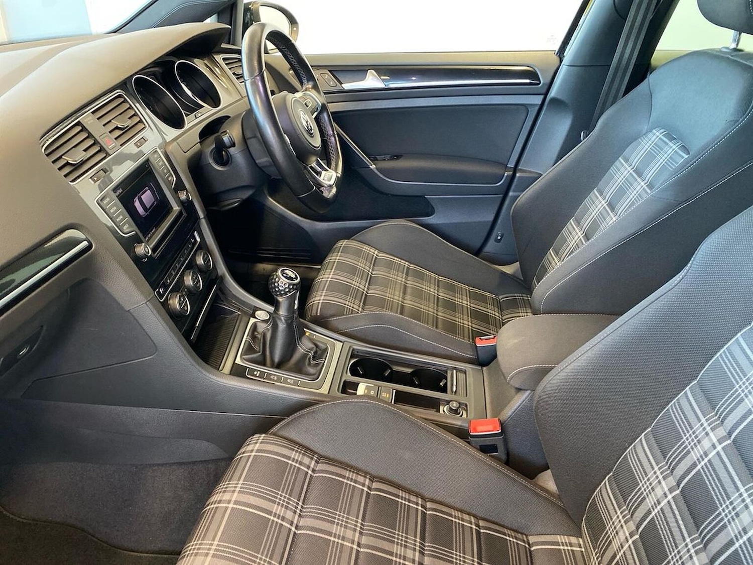 Used Volkswagen Golf 2016 for sale - 76643546: Photo 39