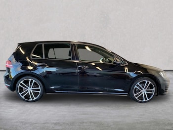 Used Volkswagen Golf 2016 for sale - 76643546: Photo