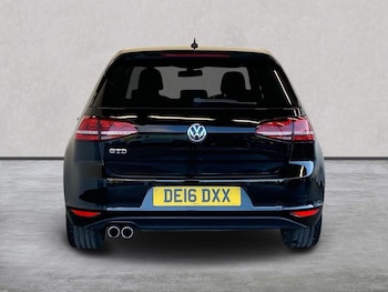 Used Volkswagen Golf 2016 for sale - 76643546: Photo