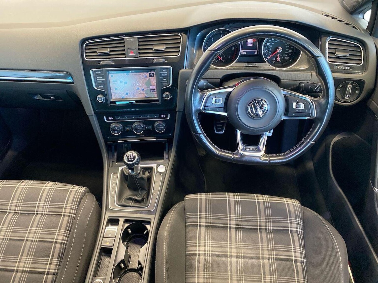 Used Volkswagen Golf 2016 for sale - 76643546: Photo 9